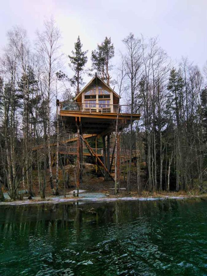 Tretopphytter Pa Grensen - Beverhytta Med Robat Og Gjeddefiske Chalet Halden